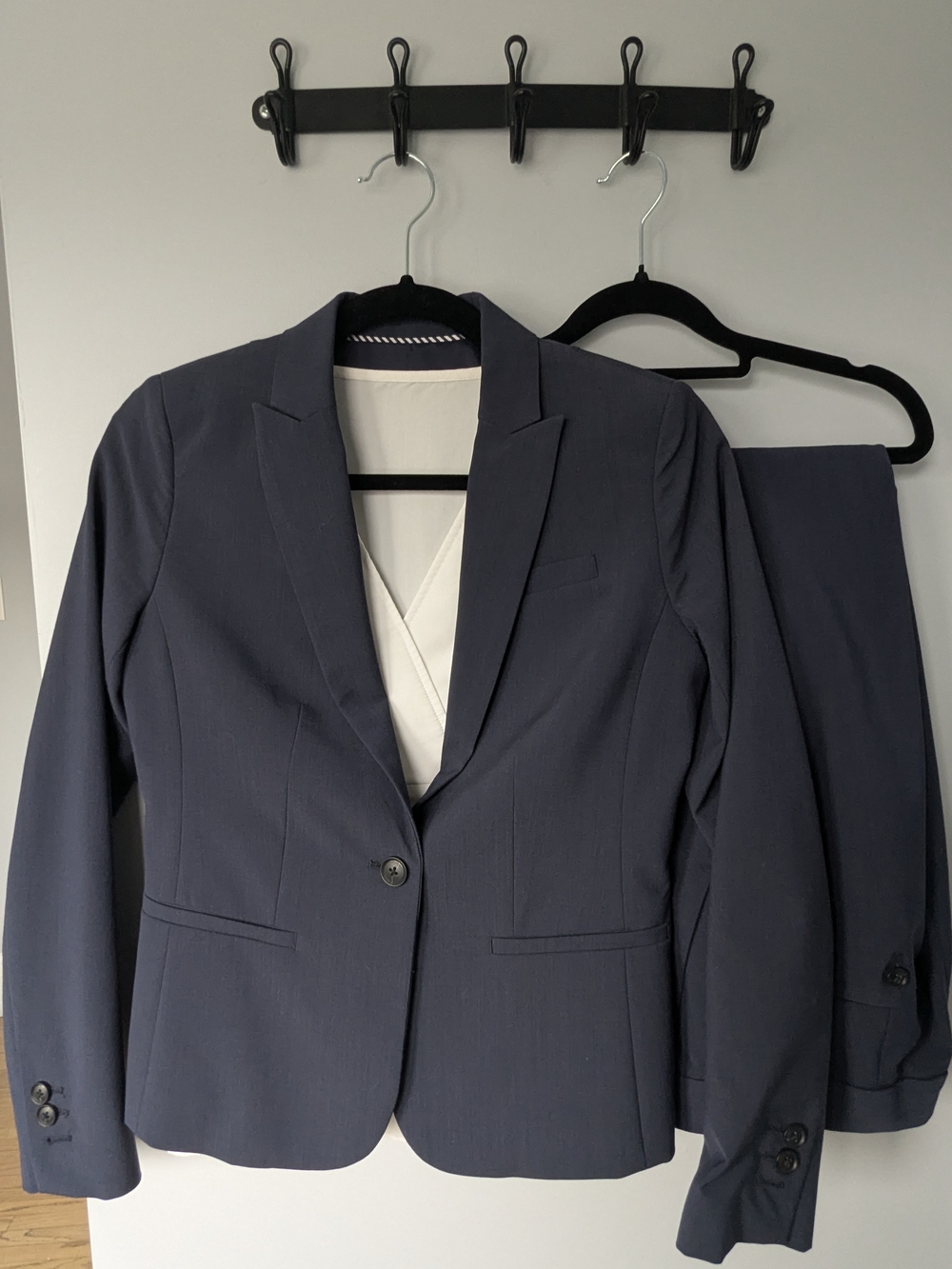 BANANA REPUBLIC Women's Navy Blazer and Pants Suit - Classic Tailored Fit PETITE